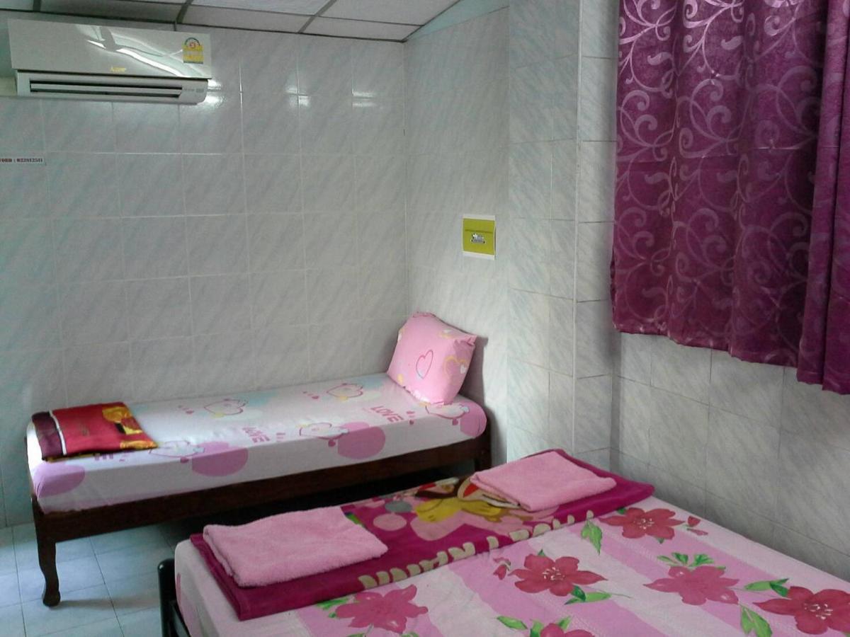 New Central Guesthouse Бангкок Экстерьер фото