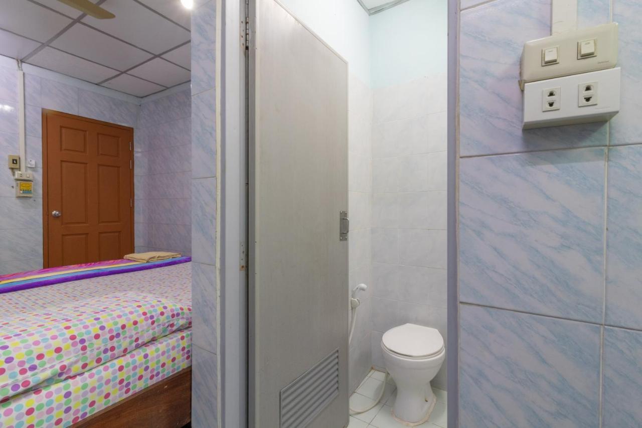 New Central Guesthouse Бангкок Экстерьер фото